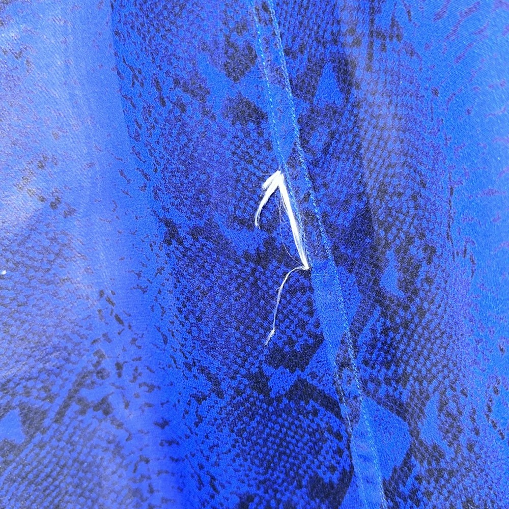 Blue silk snake print button-down blouse - Picture 4 of 7